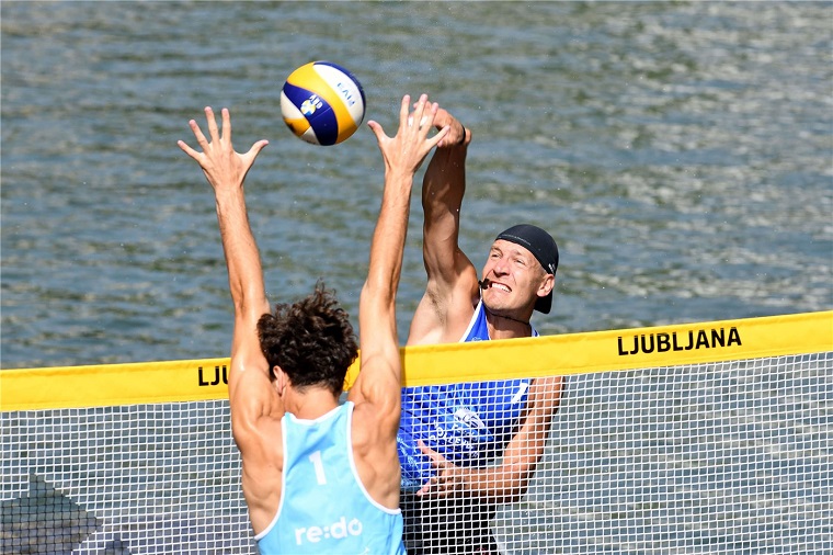 volleyball water